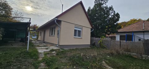 Eladó Ház 2252 Tóalmás 