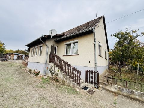 Eladó Ház 2225 Üllő 
